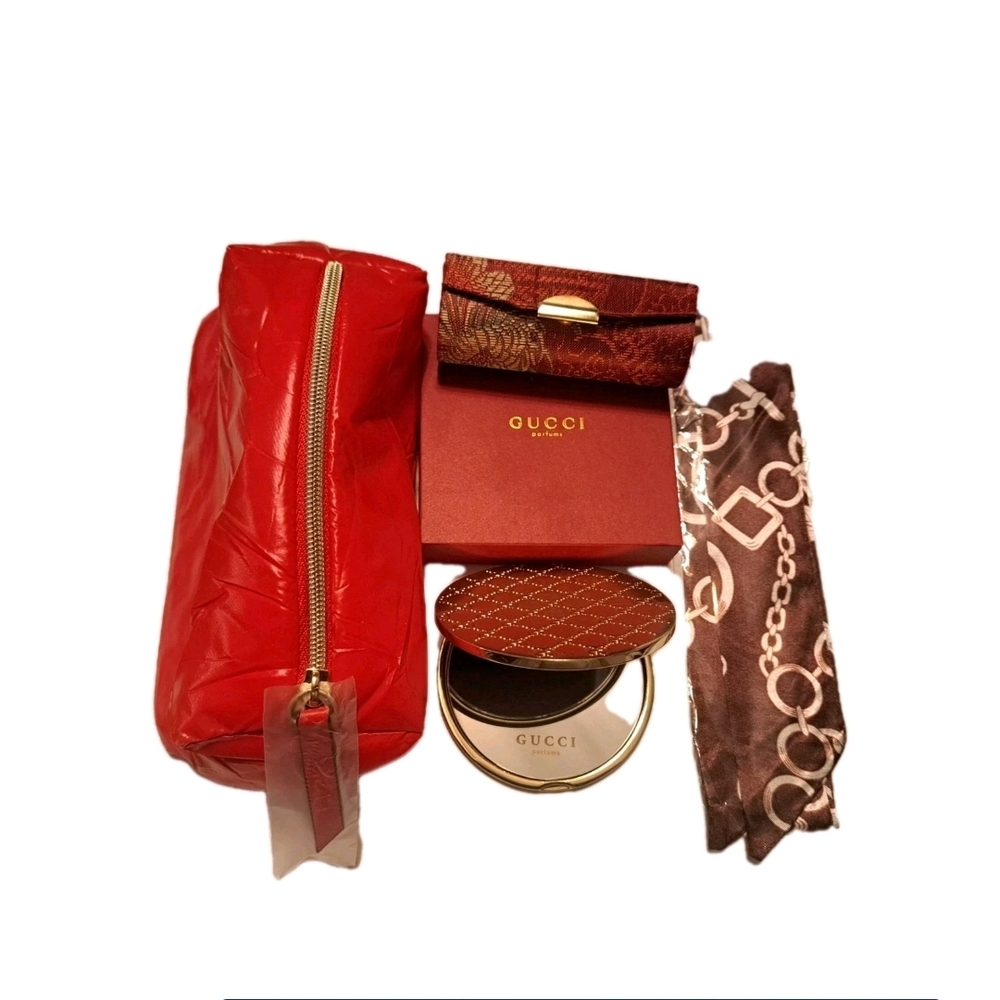 Gucci Red and Brown Women's Cosmetic Bag Set